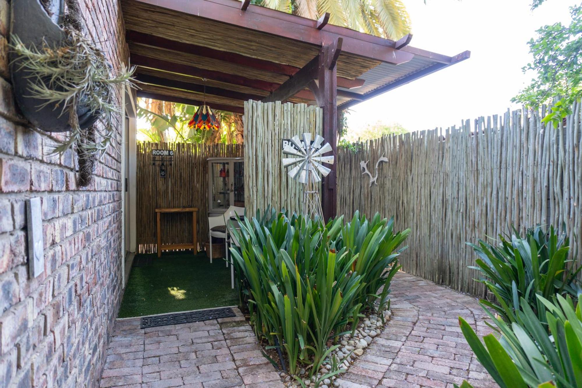 Earthbound Guest House Oudtshoorn Exterior foto