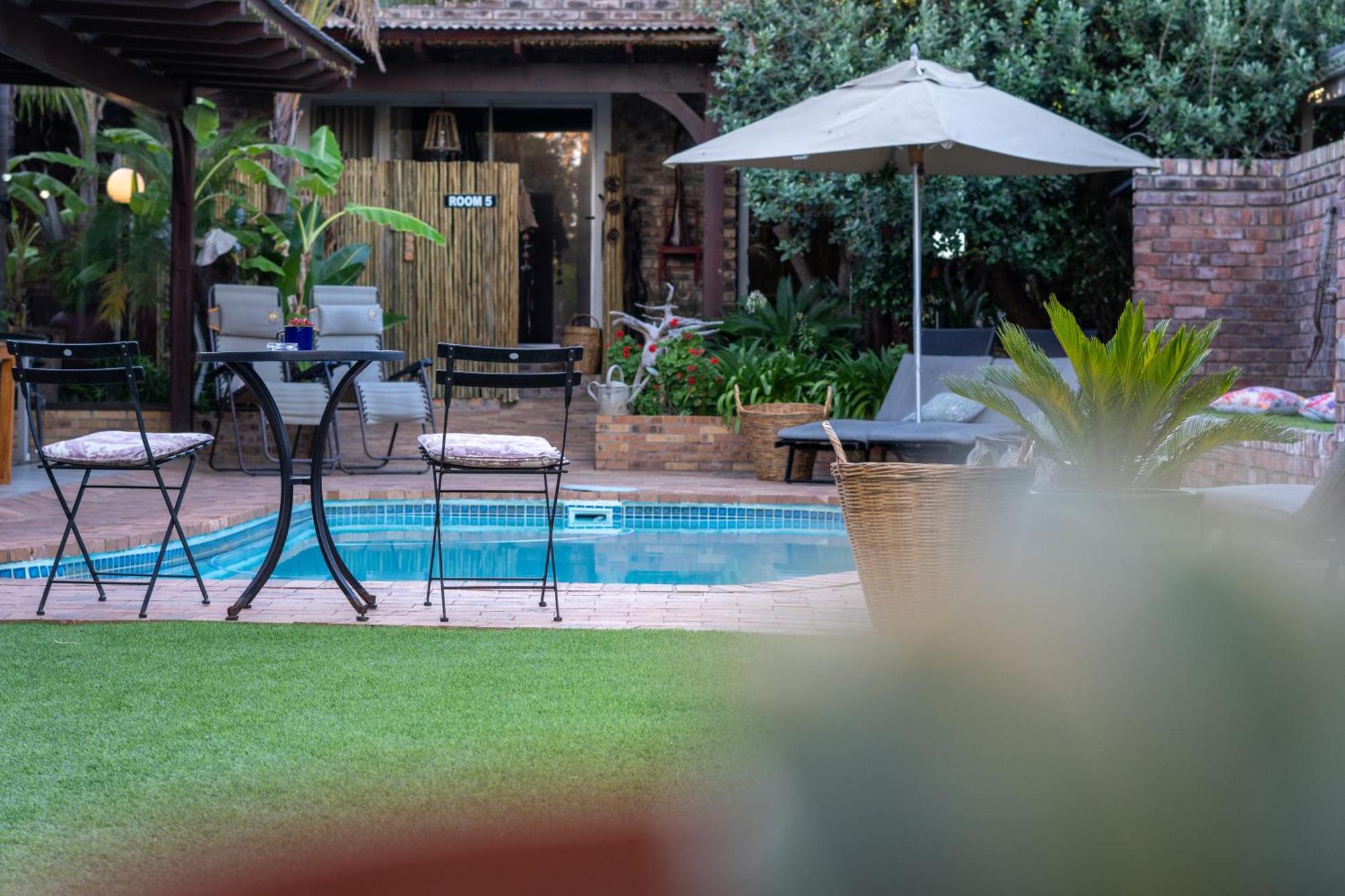 Earthbound Guest House Oudtshoorn Exterior foto