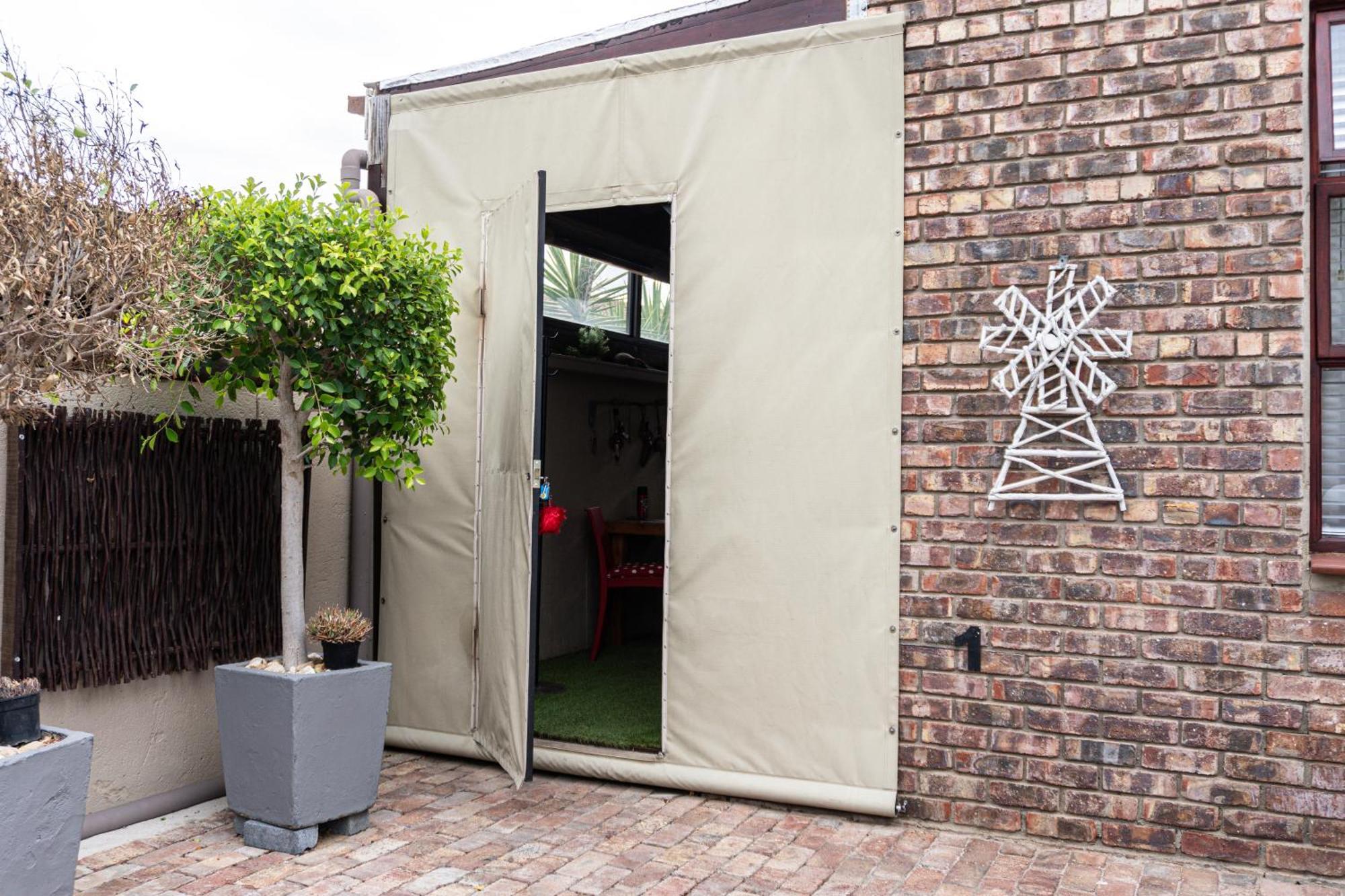 Earthbound Guest House Oudtshoorn Exterior foto